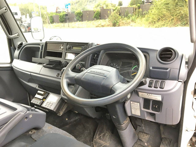 三菱ふそうキャンター冷凍車（冷蔵車）小型（2t・3t）[写真30]