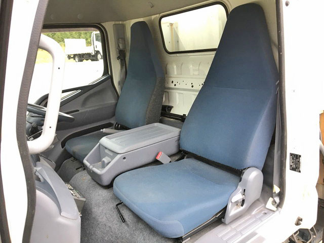 三菱ふそうキャンター冷凍車（冷蔵車）小型（2t・3t）[写真31]