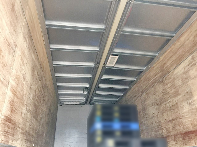 いすゞフォワードアルミウイング中型（4t）[写真10]