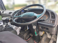 いすゞフォワードアルミウイング中型（4t）[写真19]