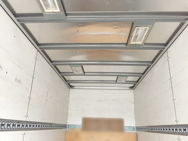 三菱ふそうキャンターアルミバン小型（2t・3t）[写真09]