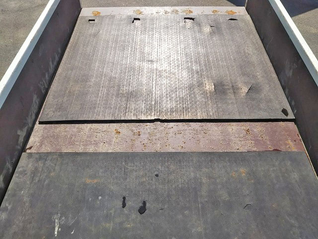 いすゞエルフ平ボディ小型（2t・3t）[写真17]