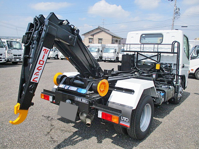 三菱ふそうキャンターコンテナ専用車小型（2t・3t）[写真15]