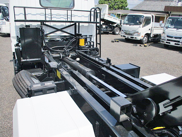 三菱ふそうキャンターコンテナ専用車小型（2t・3t）[写真17]