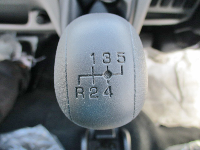 三菱ふそうキャンターコンテナ専用車小型（2t・3t）[写真27]