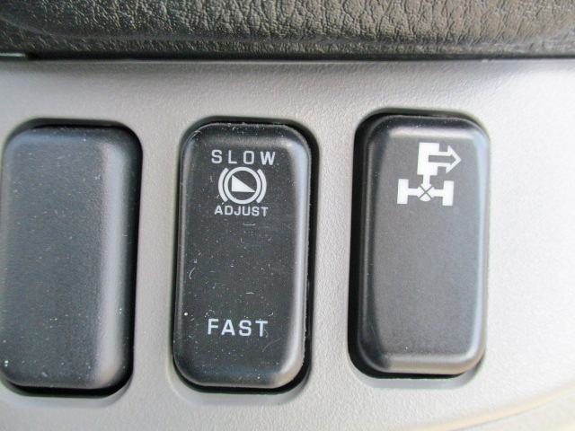 三菱ふそうキャンターコンテナ専用車小型（2t・3t）[写真30]