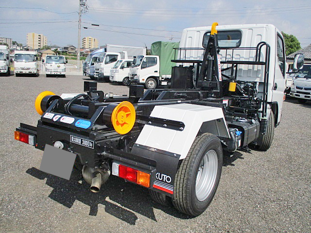 三菱ふそうキャンターコンテナ専用車小型（2t・3t）[写真04]