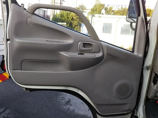 日野デュトロ冷凍車（冷蔵車）小型（2t・3t）[写真26]