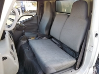 日野デュトロ冷凍車（冷蔵車）小型（2t・3t）[写真28]