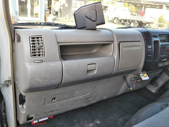 日野デュトロ冷凍車（冷蔵車）小型（2t・3t）[写真31]