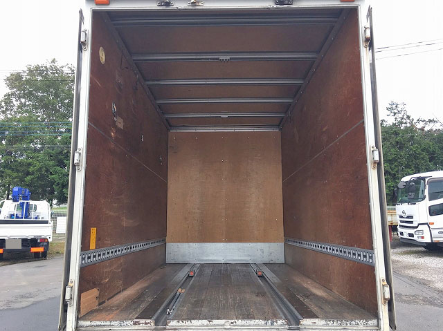 三菱ふそうキャンターアルミバン小型（2t・3t）[写真10]