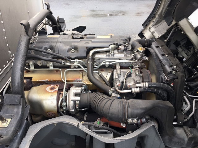 三菱ふそうキャンターアルミバン小型（2t・3t）[写真22]