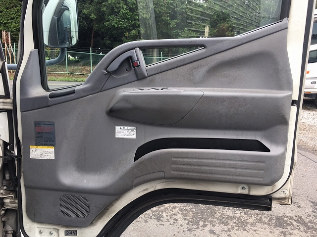 三菱ふそうキャンターアルミバン小型（2t・3t）[写真25]