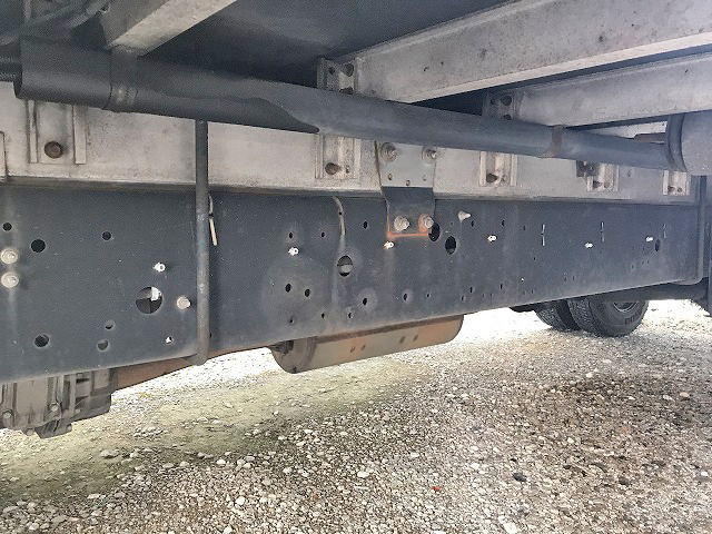 いすゞフォワードアルミウイング中型（4t）[写真13]