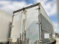 いすゞフォワードアルミウイング中型（4t）[写真03]