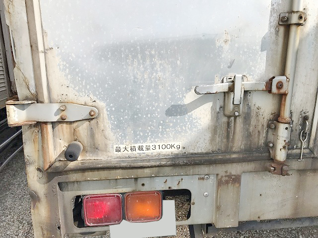 いすゞフォワードアルミウイング中型（4t）[写真09]