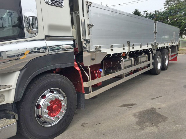 いすゞギガアルミブロック大型（10t）[写真16]