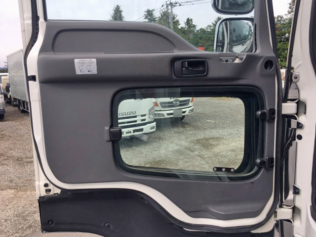 いすゞギガアルミブロック大型（10t）[写真27]