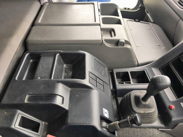 いすゞギガアルミブロック大型（10t）[写真37]