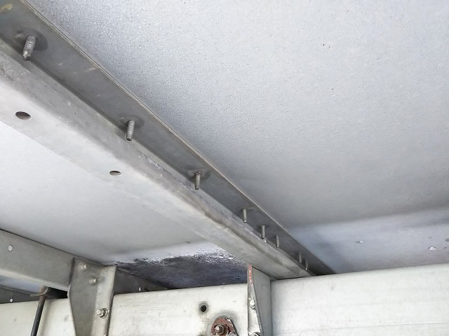 三菱ふそうキャンターアルミバン小型（2t・3t）[写真22]