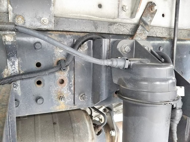 三菱ふそうキャンターアルミバン小型（2t・3t）[写真25]