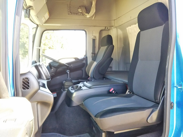 日野レンジャーアルミバン中型（4t）[写真28]