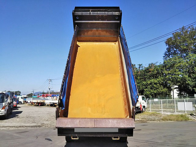 いすゞギガダンプ大型（10t）[写真12]