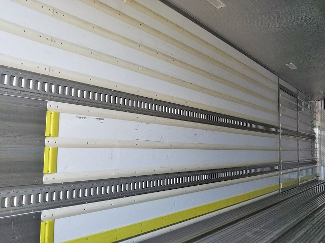 いすゞギガ冷凍車（冷蔵車）大型（10t）[写真11]