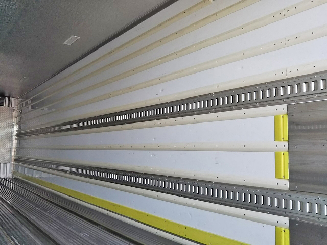 いすゞギガ冷凍車（冷蔵車）大型（10t）[写真12]