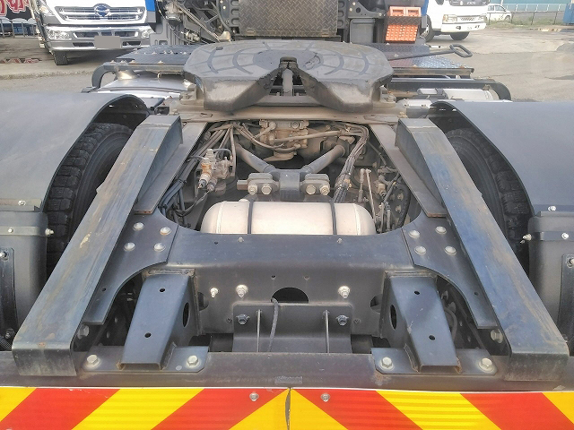 日野プロフィアトレーラーヘッド（トラクターヘッド）大型（10t）[写真11]