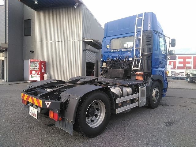 日野プロフィアトレーラーヘッド（トラクターヘッド）大型（10t）[写真02]