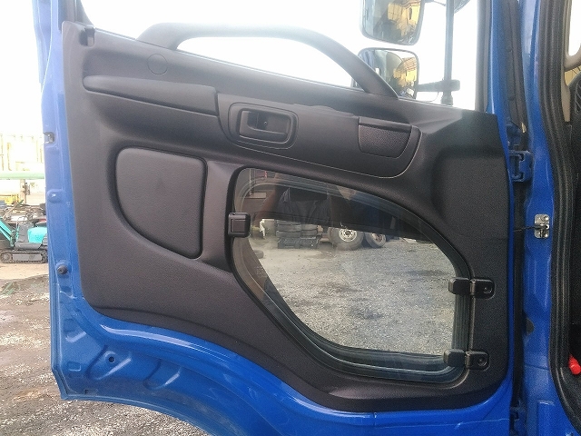 日野プロフィアトレーラーヘッド（トラクターヘッド）大型（10t）[写真22]