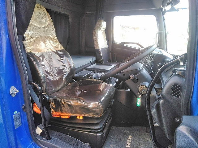 日野プロフィアトレーラーヘッド（トラクターヘッド）大型（10t）[写真25]