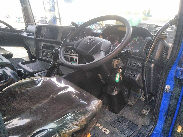 日野プロフィアトレーラーヘッド（トラクターヘッド）大型（10t）[写真29]