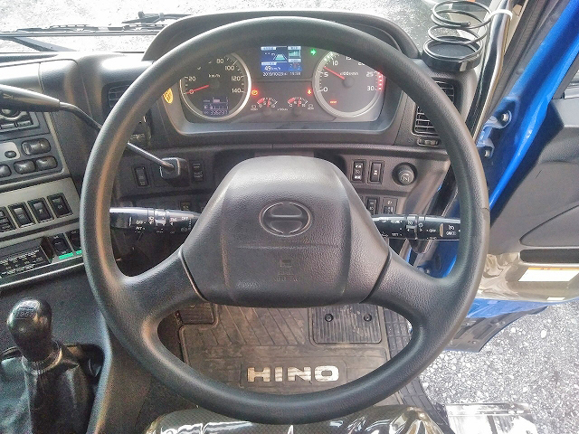 日野プロフィアトレーラーヘッド（トラクターヘッド）大型（10t）[写真35]