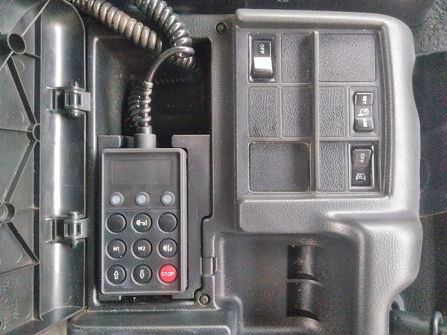 日野プロフィアトレーラーヘッド（トラクターヘッド）大型（10t）[写真39]