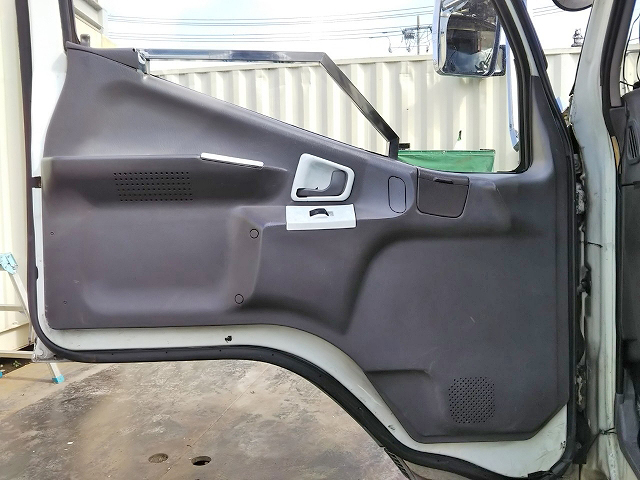 三菱ふそうキャンターアルミブロック小型（2t・3t）[写真24]