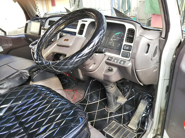 三菱ふそうキャンターアルミブロック小型（2t・3t）[写真30]