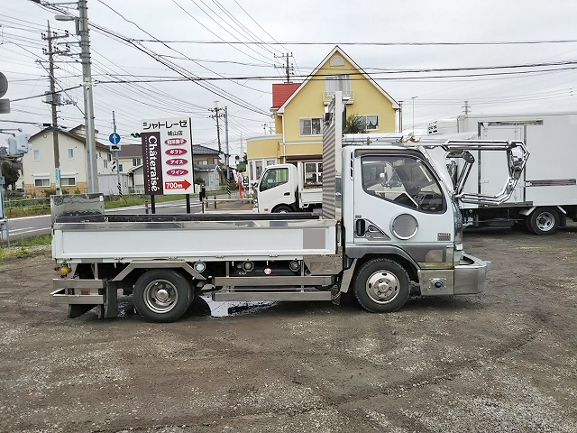 三菱ふそうキャンターアルミブロック小型（2t・3t）[写真07]