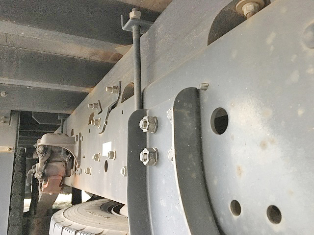 三菱ふそうファイター平ボディ増トン（6t・8t）[写真11]