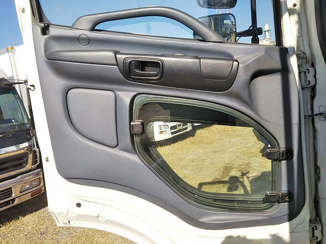 日野プロフィアアルミブロック大型（10t）[写真24]