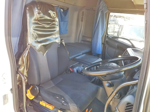 日野プロフィアアルミブロック大型（10t）[写真27]