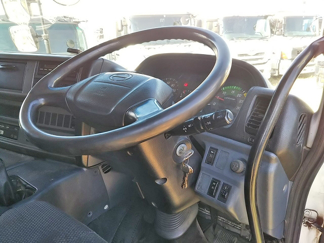 日野プロフィアアルミブロック大型（10t）[写真31]