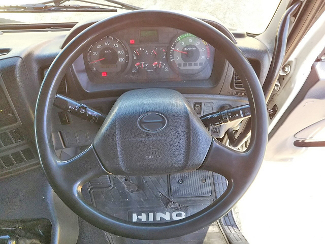 日野プロフィアアルミブロック大型（10t）[写真36]