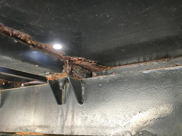 いすゞエルフセーフティクレーン4段小型（2t・3t）[写真21]