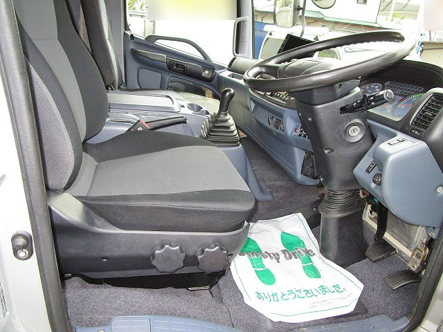 日野レンジャーアルミウイング中型（4t）[写真32]