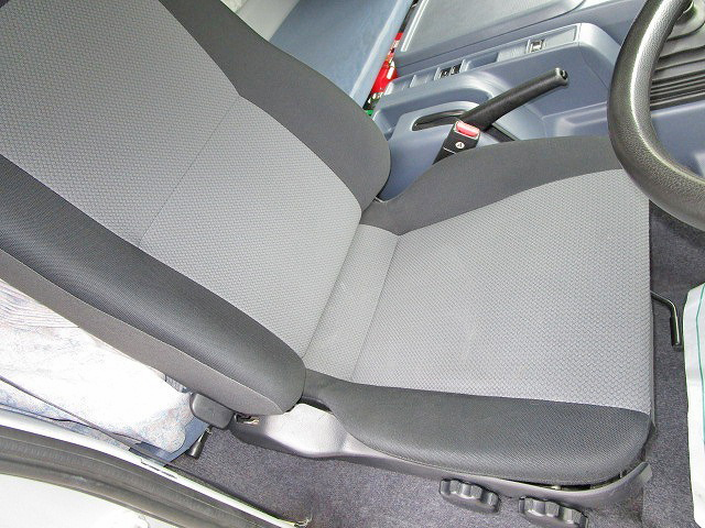 日野レンジャーアルミウイング中型（4t）[写真34]