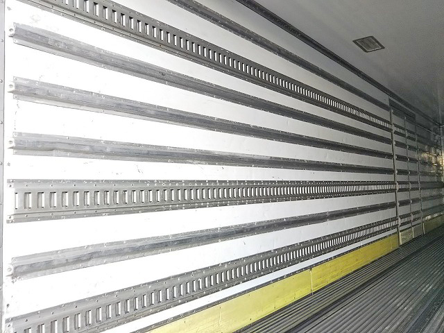 三菱ふそうスーパーグレート冷凍車（冷蔵車）大型（10t）[写真11]