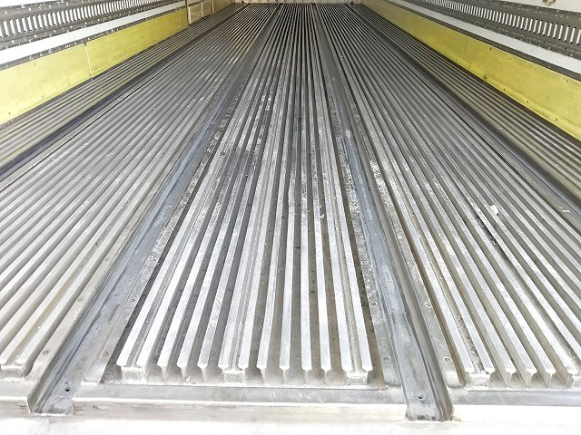 三菱ふそうスーパーグレート冷凍車（冷蔵車）大型（10t）[写真14]