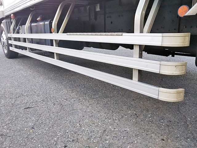 三菱ふそうスーパーグレート冷凍車（冷蔵車）大型（10t）[写真19]